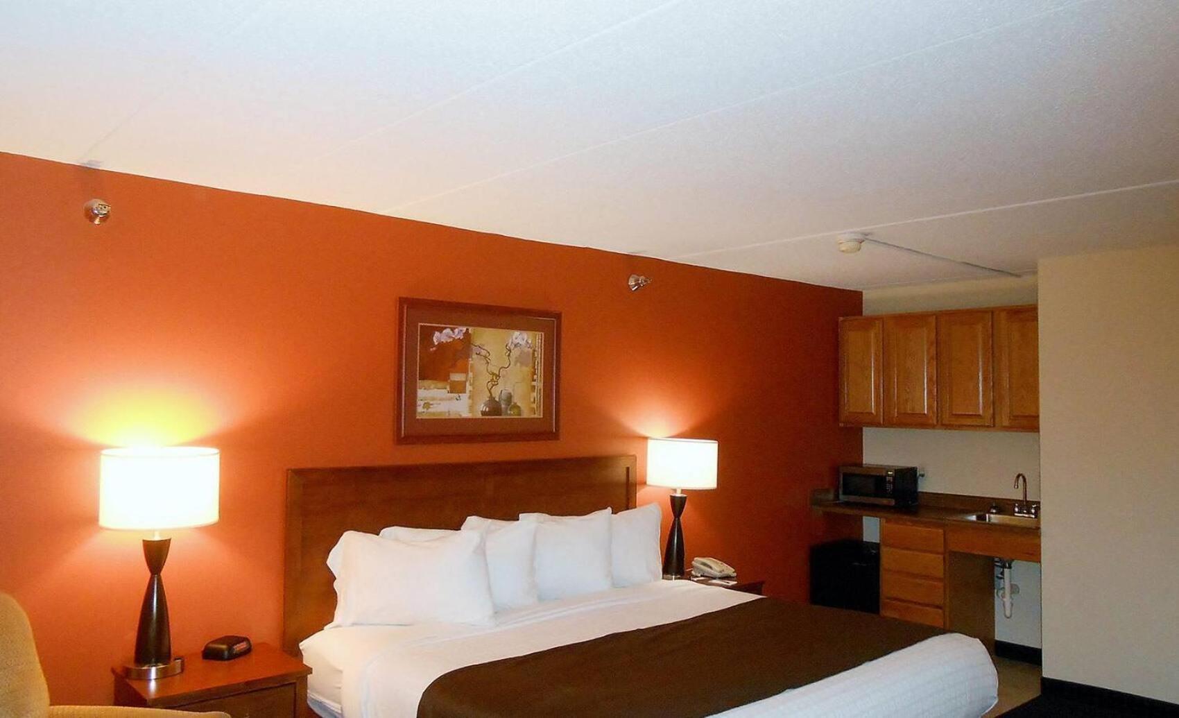 Americinn By Wyndham Cedar Rapids Airport Exterior photo
