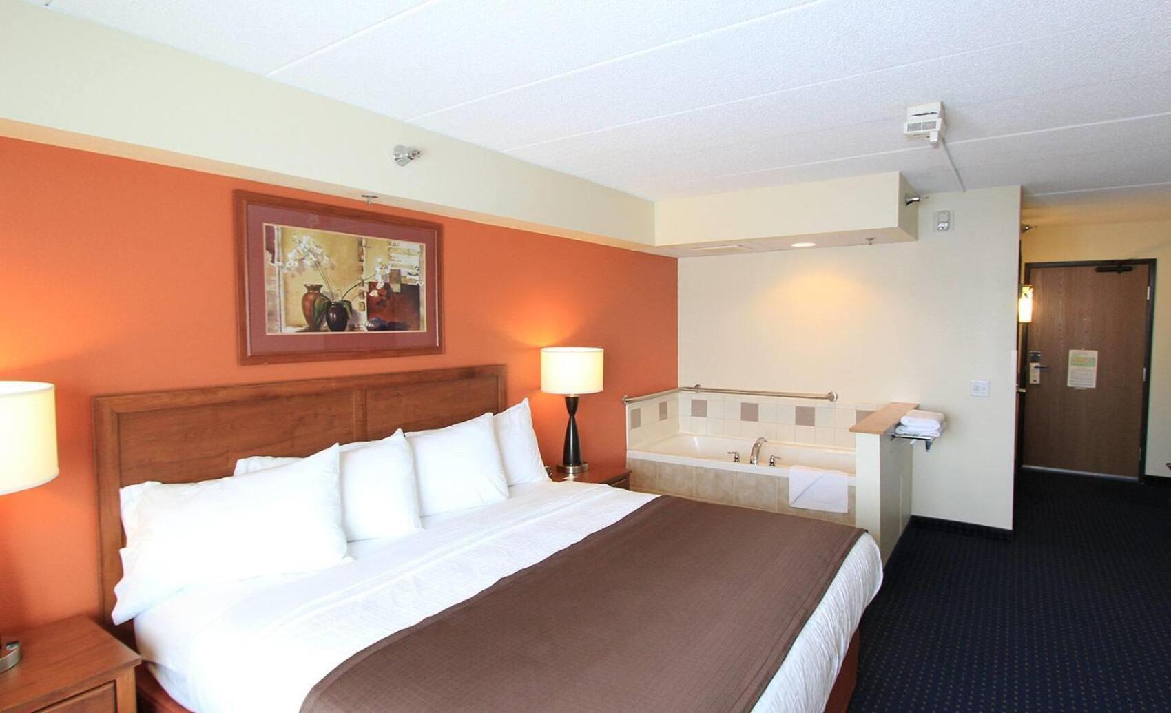 Americinn By Wyndham Cedar Rapids Airport Exterior photo