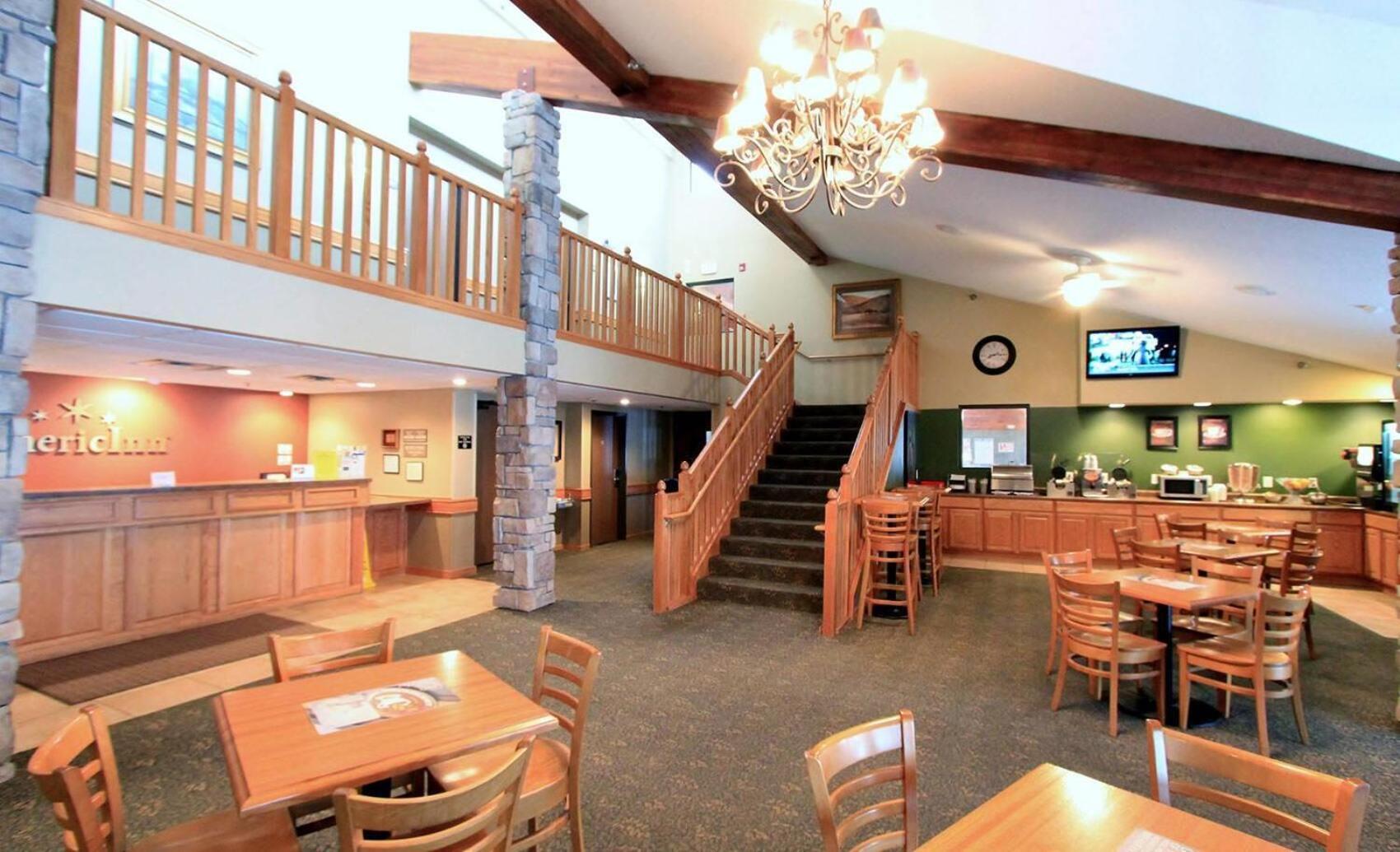 Americinn By Wyndham Cedar Rapids Airport Exterior photo